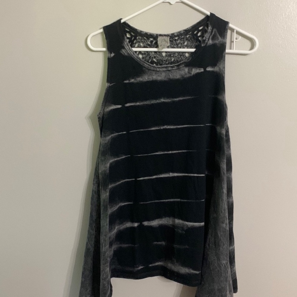 Black tie dye sleeveless top